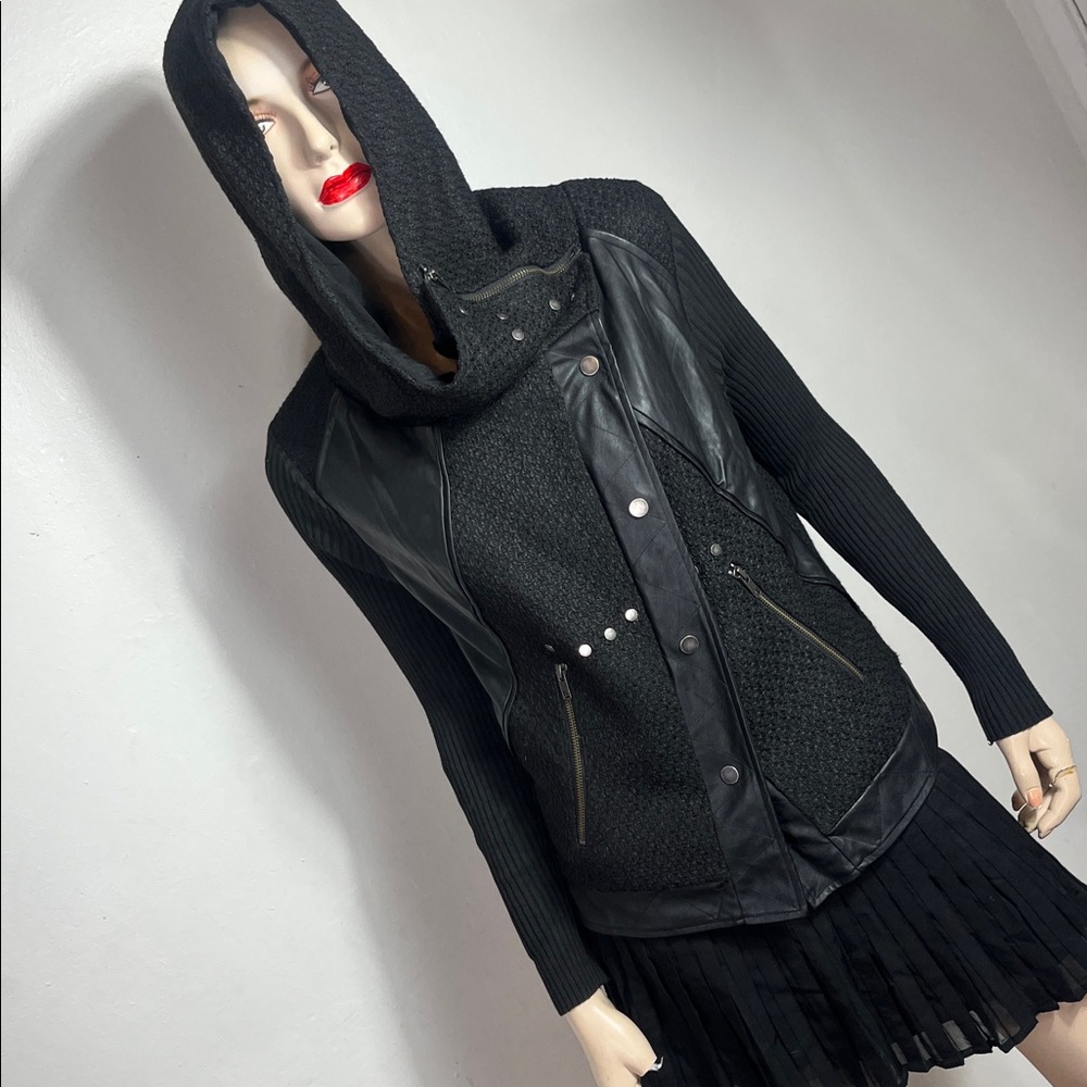 NÜ Denmark Black Jacket - image 5